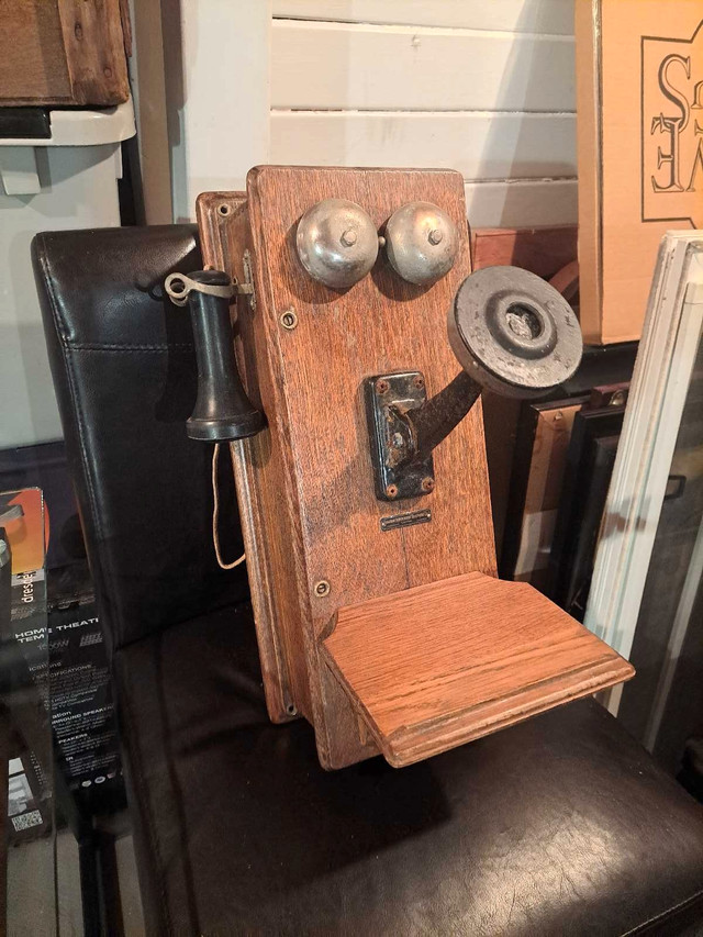 Antique Oak Wall Phone "Canada Independent Telephone Co." in Arts & Collectibles in Kitchener / Waterloo