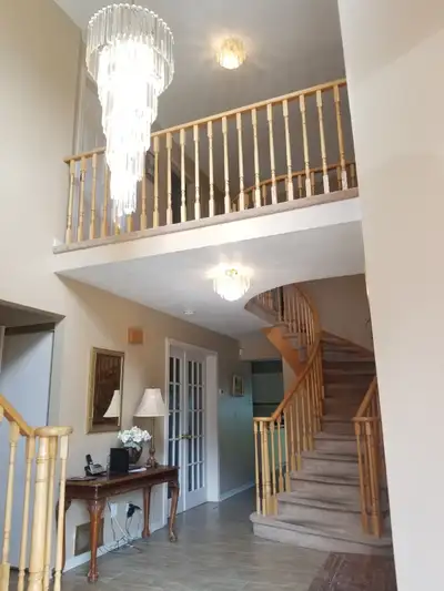 In an executive home in the Fallingbrook area of Orléans, we have a nice furnished bedroom for rent....