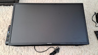 Samsung UN32EH5300 32" Smart TV with WiFi and wall mount