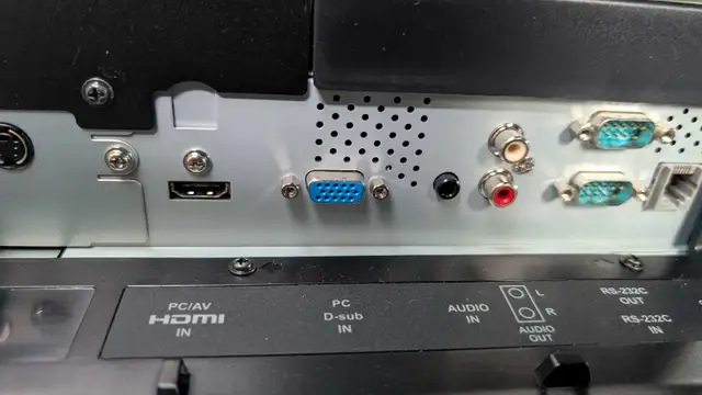 Sharp PN-E421 42" Full Color LCD Monitor HDMI in TVs in Ottawa - Image 3