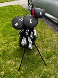 Wilson Optimax golf clubs and carry bag