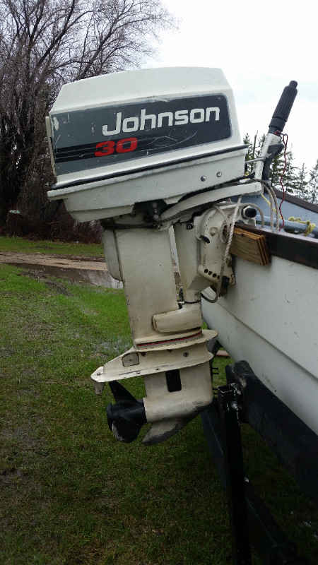 1993 JOHNSON 30 HP LONG SHAFT TILLER HANDLE OUTBOARD in Boat Parts, Trailers & Accessories in Winnipeg