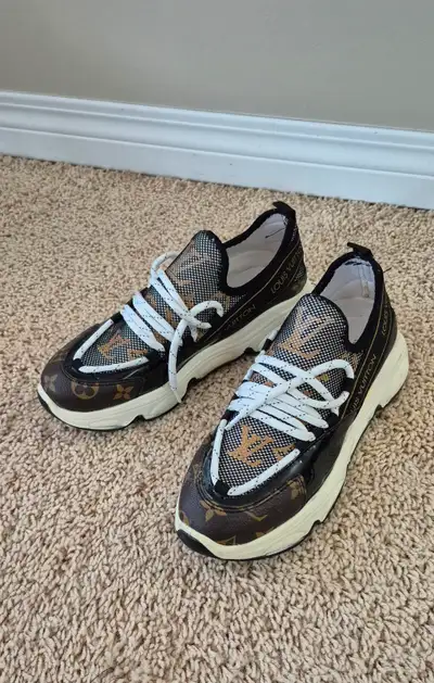 LV Sneakers, View more