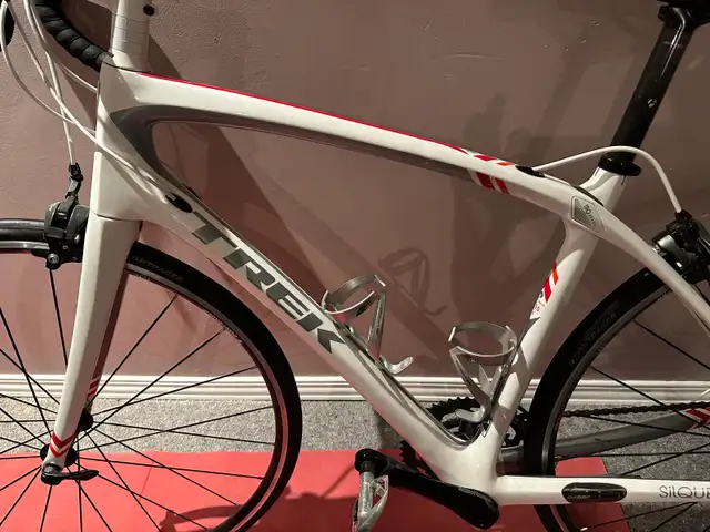 Woman’s Trek Road bike in Road in Guelph - Image 2