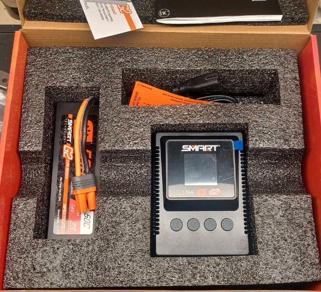 RC lipo battery and charger in Hobbies & Crafts in Winnipeg