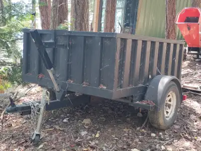 Nice little homemade mini dumper manual dump. Used for moving earth and Gravel. Has a decent capcity...