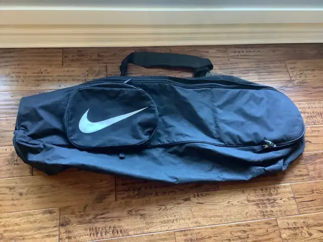 Nike golf bag $40 in Other in Ottawa - Image 3