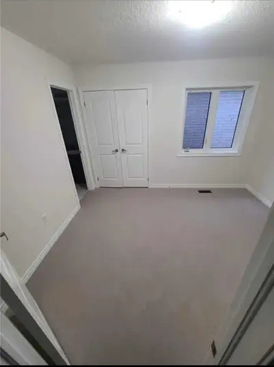 1 room for rent in 4 bedroom house