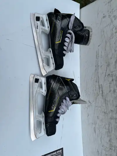 Patins de gardien de but CCM Super Tacks taille 3 (junior), View more