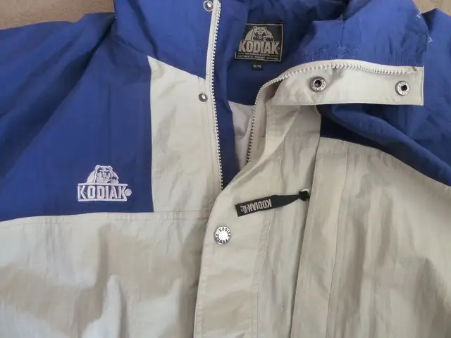 Kodiak Waterproof Light Nylon Jacket (Mens XL) in Men's in Calgary - Image 7