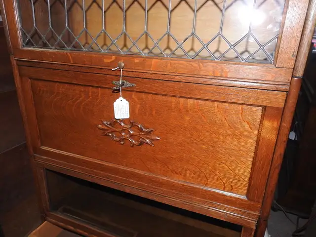 antique barrister bookcase with secretary desk, one lead window in Bookcases & Shelving Units in Hamilton - Image 9