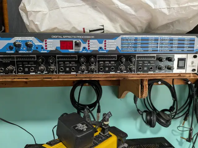 Analog recording studio582387480375470086