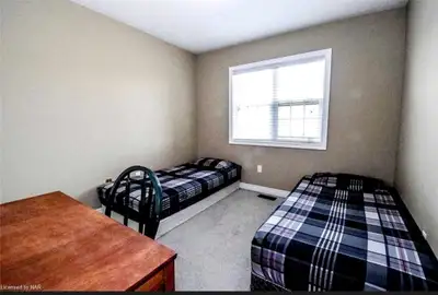 Sharing room for Female Immediately