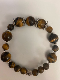 Handmade bracelets with natural stone 