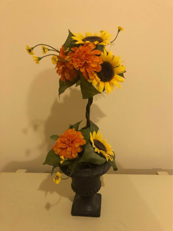 Vase avec fleur artificielle au tournesol in Home Décor & Accents in Gatineau