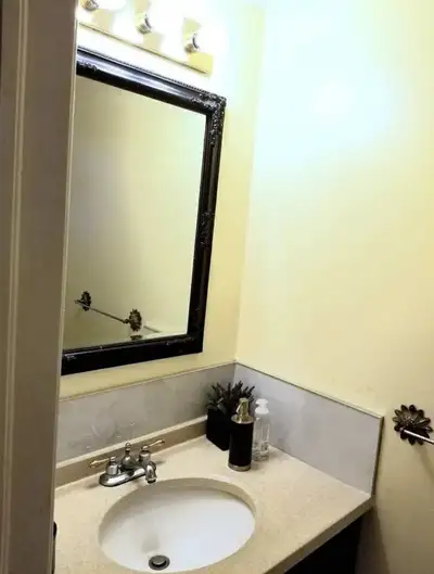 2+1 Bedroom, 2 full washroom and 1 half washroom available for rent in a very family friendly area w...