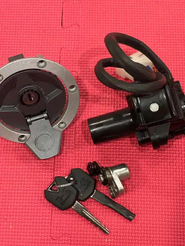 Kawasaki Ninja ex 250 Keys Locks ignition switch fuel 27045-5390 in Other in Barrie - Image 3