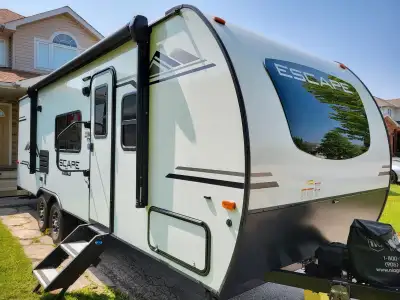 2022 KZ Escape 231BH - Meticulously maintained! - This bunkhouse can sleep 8 with queen bed, double...