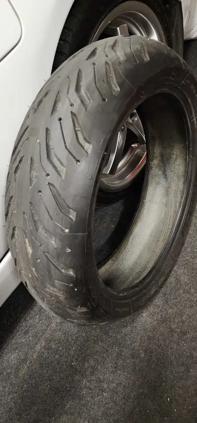 Comme neuf 180/55 zr17 Road 6 GT Fabriqué 05 2025