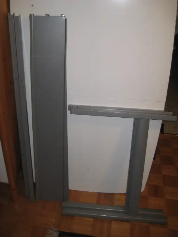 FS: a good size stylish office desk, other small items in Desks in Ottawa - Image 8