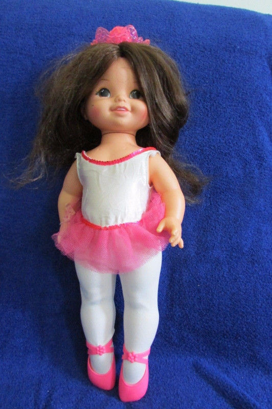doll, vintage doll , Ballerina,Strawberryshortcake,teapot doll in Toys & Games in Winnipeg - Image 3