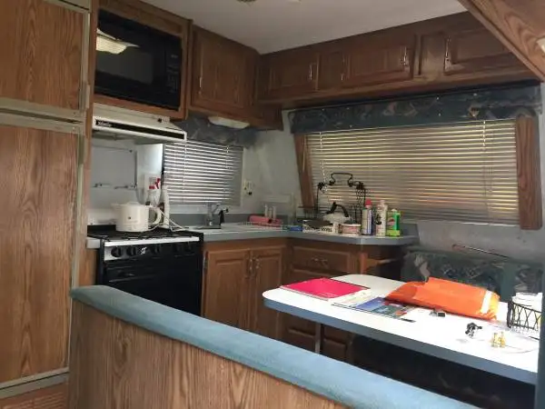 1995 Terry Jubilee 29 Ft. RV Bumper Tow Restoration Project in Travel Trailers & Campers in Kamloops - Image 4