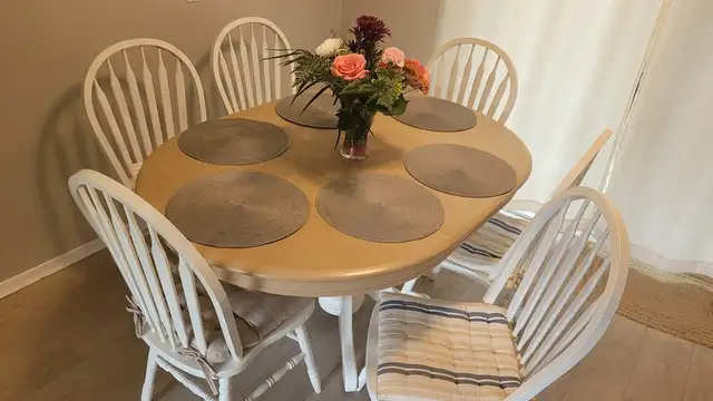 Beautiful While Dinning Table with leaf and 6 Chair & Cushion63735875970305122