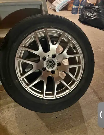 4 Michelin radial tires with After market alloys (wheels) included wheels hubs 235/55/17 , 5x120 The...