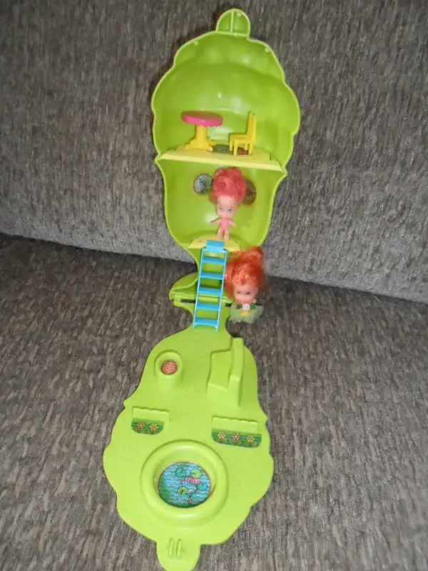 1978 Mattel Ice Cream Cone.$35.Smoke/pet free home. Dolls have m63735875879171121