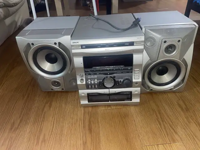 Sony Surround Sound Stereo System in Stereo Systems & Home Theatre in Markham / York Region - Image 2