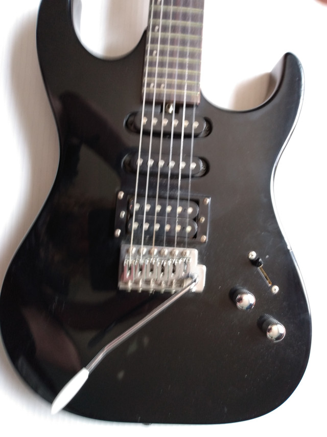 WASHBURN PRO X-SERIES 6 STRING ELECTRIC GUITAR WITH TREMOLO BAR in Guitars in St. Catharines