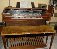 Viscount 160 Organ with Pedestal Storage Bench