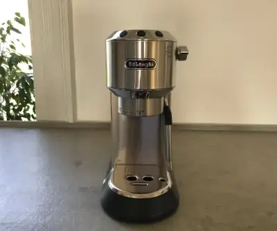 Slim Delonghi Dedica Arte espresso/latte like new+extras!, View more
