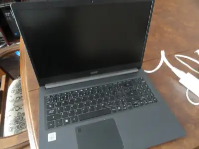 ACER Aspire laptop i5 10th Gen, SS hard drive like new, View more