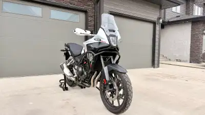 Motorcycle specs: https://powersports.honda.ca/en/adventure/models?trim=nx500_13401 Motorcycle bough...