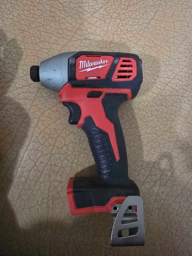 milwaukee 2656-20 M18 impact driver 50 in Power Tools in Markham / York Region - Image 3