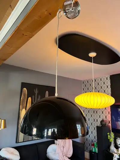 Luminaire Suspendu 3 disponibles 50$ chaque, View more