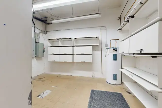 Commercial unit for lease in Toronto in Commercial & Office Space for Rent in City of Toronto - Image 5