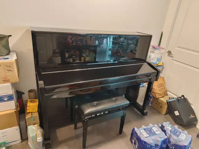 Perzina GP122 Premium Large Upright Piano in Pianos & Keyboards in City of Toronto - Image 4