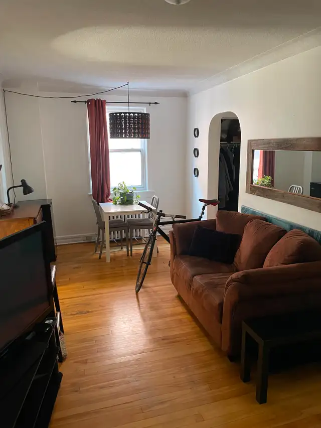 Festival guests! Furnished room in ByWard Market available in Room Rentals & Roommates in Ottawa - Image 6