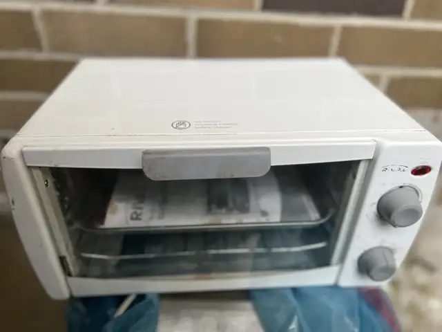 Rival Toaster Oven in Other in City of Toronto - Image 2