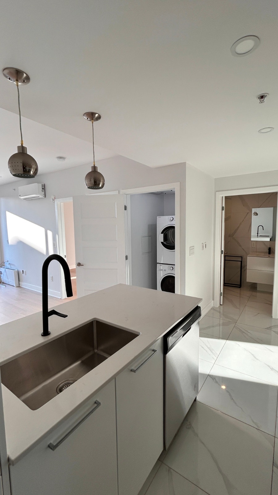 Condo 1 CAC Ahuntsic | Hydro + Parking intérieur inclus | Gym — photo 3