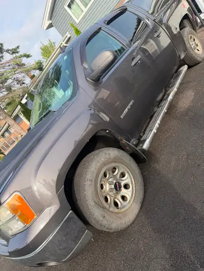 Selling my truck just upgraded to new truck Power windows Power doors Cruse control Air conditioning...