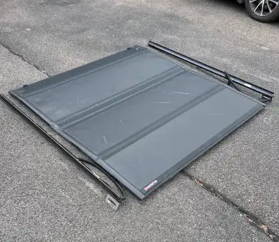 G2 Bakflip Tonneau Cover Tri-Fold 5.5 Box Asking $500