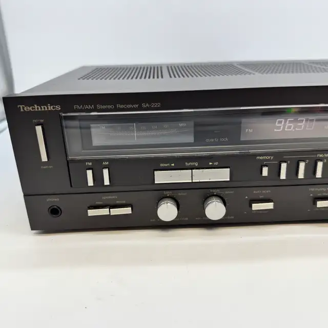 Technics SA-222 Stereo Receiver in Stereo Systems & Home Theatre in City of Toronto - Image 3