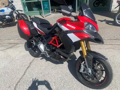 1200S Pikes Peak Edition ❤️Side Bags Included❤️ No Accidents 1 Owner, low kms!! A must see!!! Call 7...