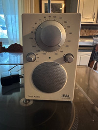 Tivoli Ipal Radio with adapter