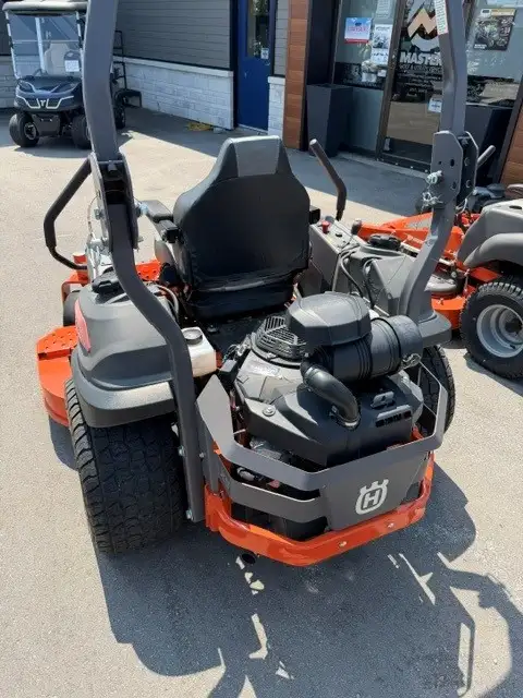 Husqvarna Z560XS Special Edition Zero Turn in Other in Oshawa / Durham Region - Image 4