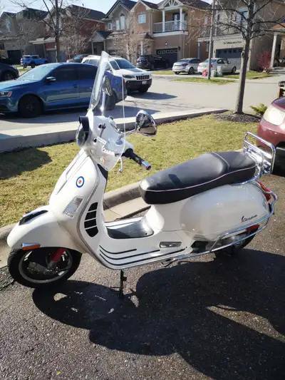 2010 Vespa GTS 300ie in excelent condition. Woman owned and riden with only 9,911 KMS. Replaced orig...