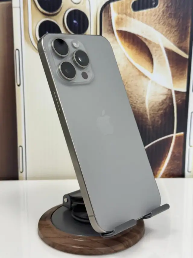 IPhone 15 Pro Max (256GB) With 1 Year Warranty in Cell Phones in Delta/Surrey/Langley - Image 5